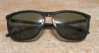 Gafas de sol Arnette negras y verdes