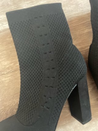 Botines negros licra tacón