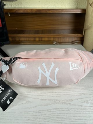 Riñonera New Era Rosa 14x34cm (Con etiqueta)