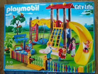 Casa de Juguete Playmobil y parque infantil