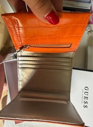 Cartera Guess Naranja y Dorada