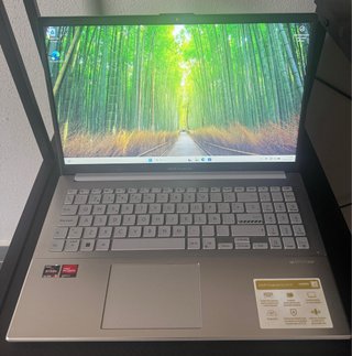 ASUS Vivobook GO 15 Computer Portatile