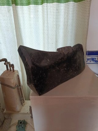 Escultura moderna en piedra