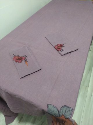 Mantelería de lino con flores + 12 servilletas