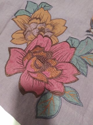 Mantelería de lino con flores + 12 servilletas