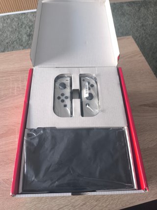Nintendo Switch OLED Blanca + Mario Odyssey + Accs