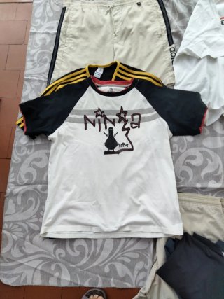 Ropa deportiva: 3 camisetas y 3 bañadores