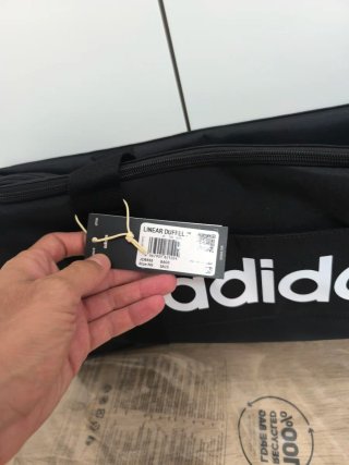 Mochila deportiva Adidas negra nueva
