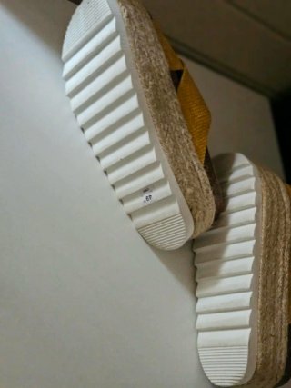 Sandalias rom plataforma amarillas talla 36