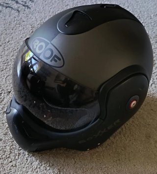 Casco de moto negro