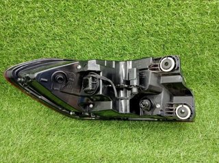 Audi 95371 4n0945070a piloto trasero derecho a8