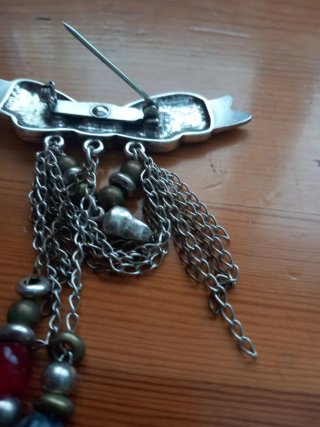 Broche Ciclón Lazo con Colgantes