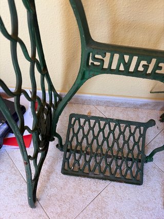 Base Máquina Coser SINGER Hierro Fundido
