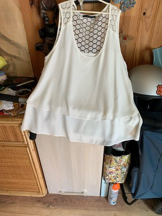 Blusa sin mangas con encaje