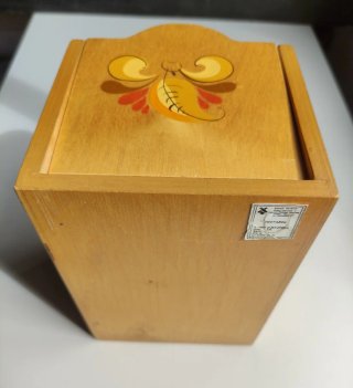 Caja de madera decorada floral