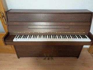 Piano de Pared Kawai Marrón