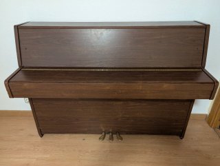 Piano de Pared Kawai Marrón