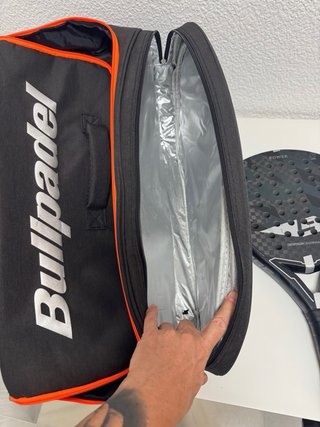 Paletero Bullpadel 32L Negro Naranja