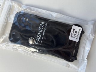 Funda iPhone X/XS Negra con Colgante