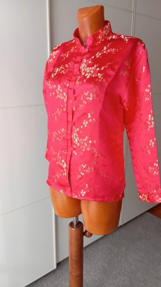 Camisa estilo japonés con estampado floral