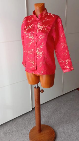 Camisa estilo japonés con estampado floral