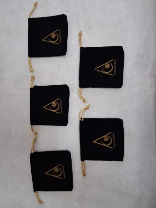 5 Bolsitas Terciopelo Negro y Dorado