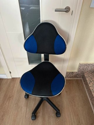 Silla de escritorio infantil/juvenil negra y azul