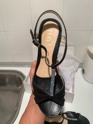 Sandalias cuña mujer negras con pedrería