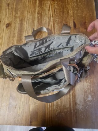 3 en uno bolso ,mochila,2 bolsospequeños  Desigual