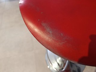 Taburetes rojos regulables (2 unidades)