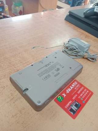 CONSOLA NINTENDO DSI XL CON CARGADOR