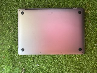 MacBook Pro 2018 512GB 8GB ram