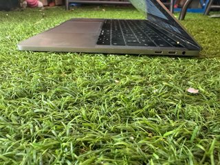 MacBook Pro 2018 512GB 8GB ram