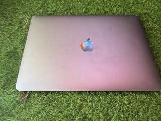 MacBook Pro 2018 512GB 8GB ram