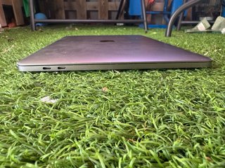MacBook Pro 2018 512GB 8GB ram