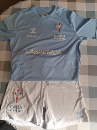 Camiseta y pantalón corto fútbol Celta Academy