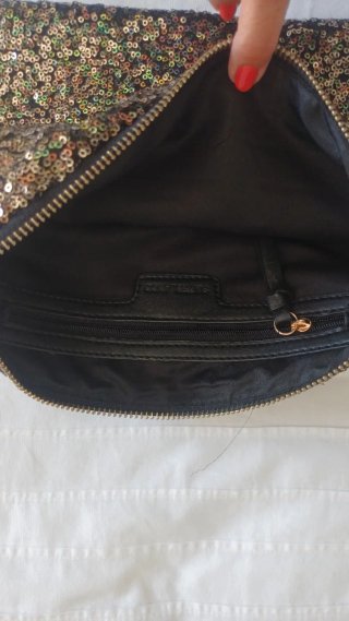 Bolso de lentejuelas dorado y multicolor