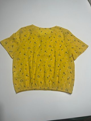 Maglietta H&M gialla con fiori