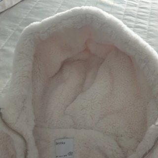 Cazadora pelo Bershka blanca