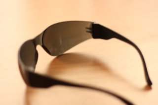 Gafas de sol deportivas negras y grises