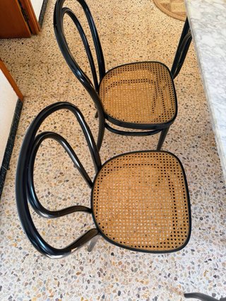 Mesa de comedor de mármol y madera