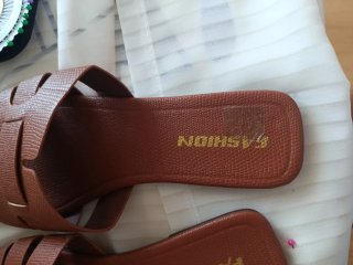 Sandalias planas camel