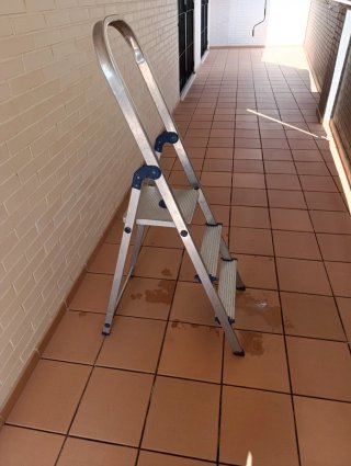 Escalera aluminio 1,35m x 0,40m