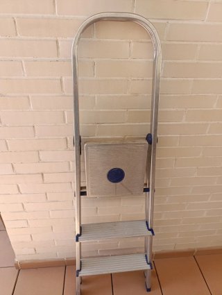 Escalera aluminio 1,35m x 0,40m