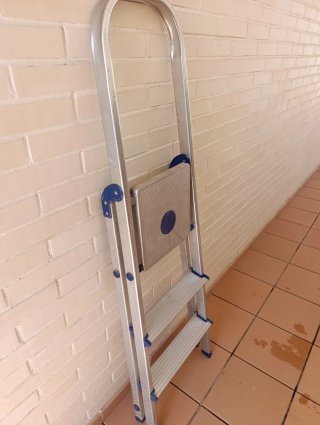 Escalera aluminio 1,35m x 0,40m