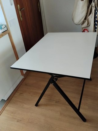 Tavolo da disegno inclinabile