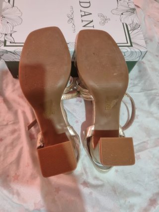 Sandalias doradas tacón plataforma
