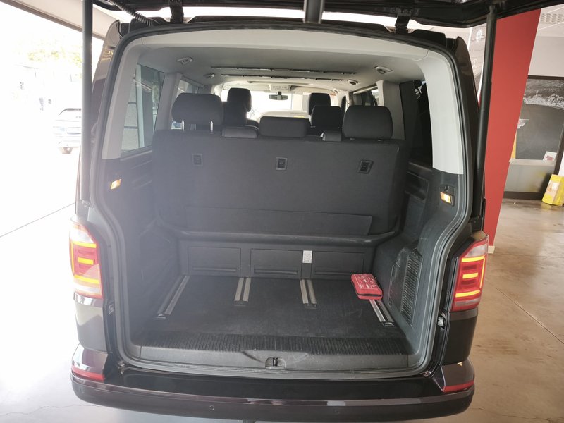 Volkswagen Multivan 2017, foto 32