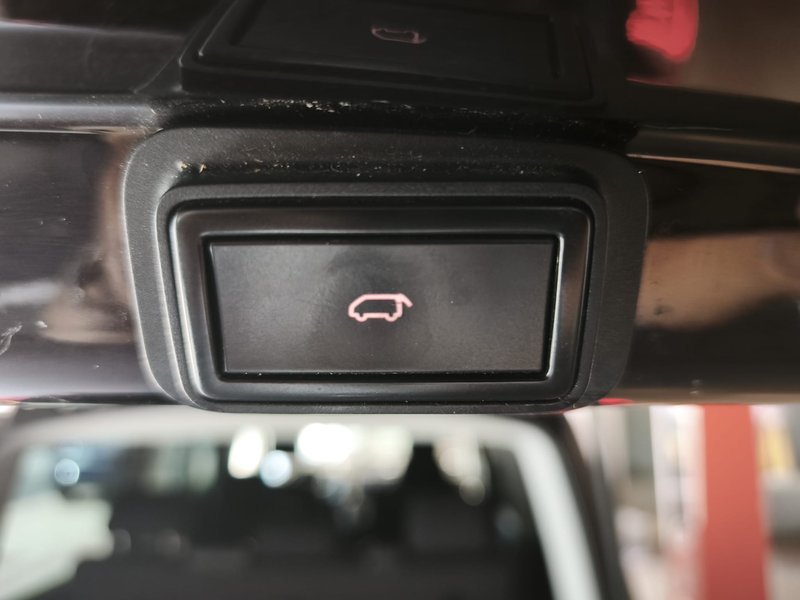 Volkswagen Multivan 2017, foto 35