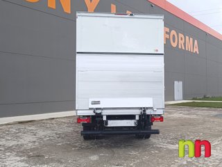 Iveco Daily carrozada con plataforma 3.0TD 160cv 20m3 + P. lateral + doble rueda 3.0TD 160cv 20m3